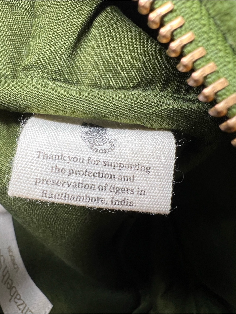 Elizabeth Scarlett London Velvet Tiger Cosmetic Bag – Green Velvet Pouch - Picture 3 of 12